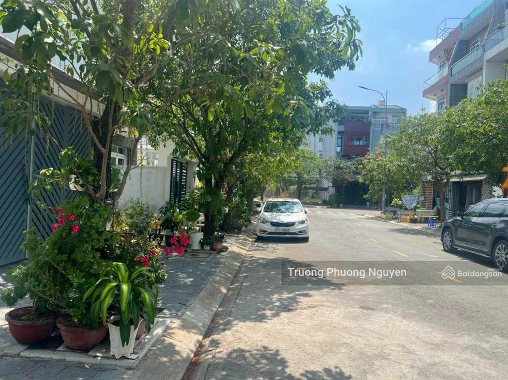 136m2 đất khu dân cư đường bàn cờ, phía sau chợ đầu mối thủ đức, mặt tiền nhựa lớn, sổ sẵn full thổ