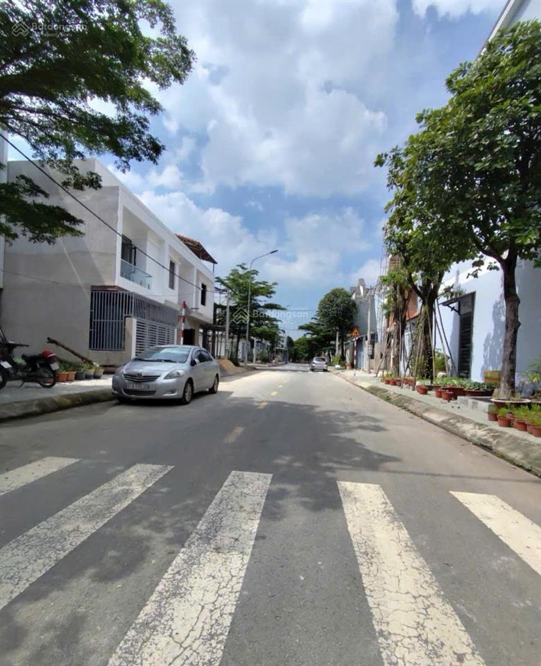 66,3m2 (4,9x14m) đất góc 2 mặt tiền đường lớn  kế bên bệnh viện quốc tế hạnh phúc  cách ql13 500m