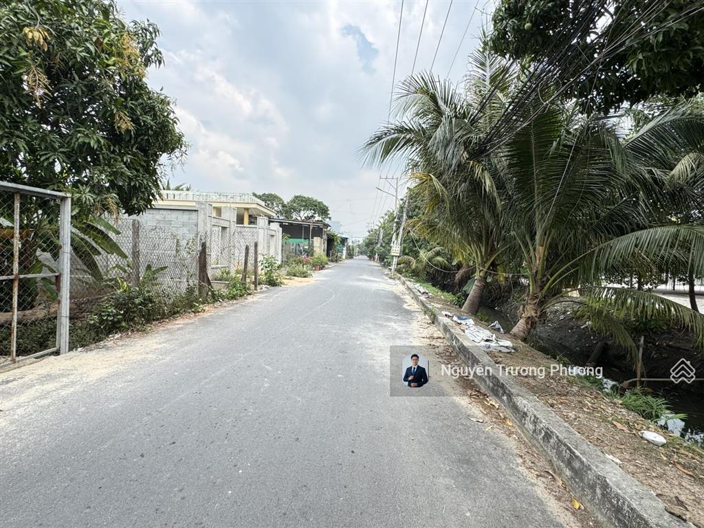 Chủ bán gấp (6,1x19,6m) 121,7m2 đường ô tô sổ hồng riêng sát bờ sông sài gòn cách quốc lộ 13 500m