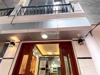 Chính chủ bán nhà quỳnh đô 45m2 x 4t gần chợ quỳnh đô giá 4.45 ty o to cách 50m  0985 636 ***