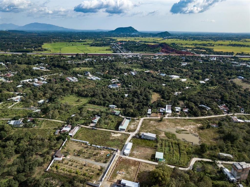 Lô góc 68m, mt gần kdl núi chứa chan