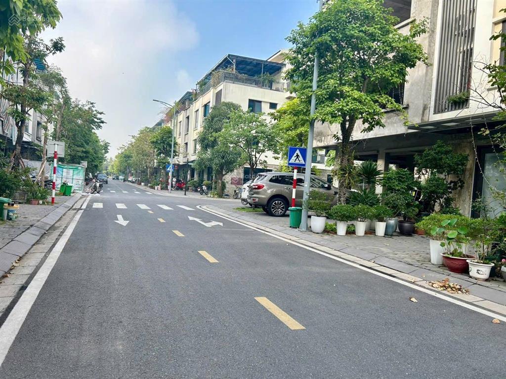 Bán căn liền kề kđt ecopark chỉ có 6.4 tỷ