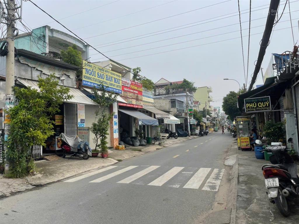 Cần tiền bán gấp nhà câp 4 mặt tiền ấp chiến lược,bhh a,bình tân,tp.hcm.