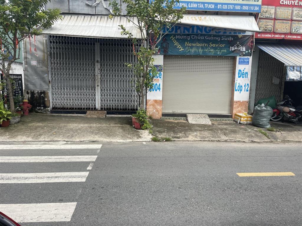 Cần tiền bán gấp nhà câp 4 mặt tiền ấp chiến lược,bhh a,bình tân,tp.hcm.