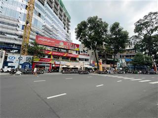 Cho thuê mặt tiền 20x20m ngay hồ con rùa, quận 3 view chính diện giá 350tr sàn suốt có 3l trống