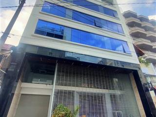 Tòa nhà mt núi thành ngay etown. dt 10x25m. 1 hầm 6 lầu. pccc, sàn suốt. giá 130tr/tháng.