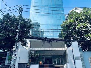 Tòa nhà văn phòng mt nguyễn đình chính, p11. dt 10x22m. 1 hầm trệt 7 lầu. sàn suốt. pccc đầy đủ