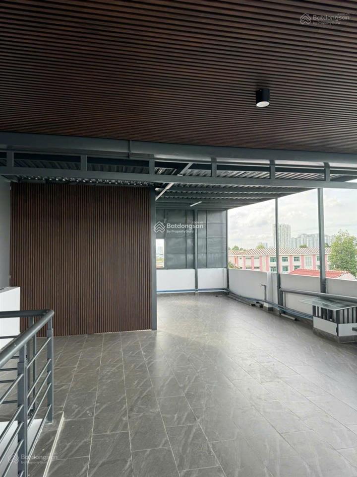 Cho thuê nhà nguyên căn đường yên thế, tân bình. dt 8x20m, trệt 3 lầu. nhà mới sẵn máy lạnh