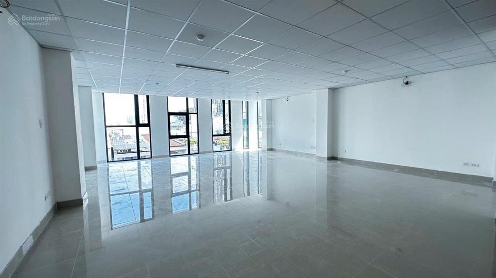 Cho thuê tòa nhà mt lam sơn ngay sân bay. dt 8,5x22m, hầm 6 tầng, sàn suốt, pccc đầy đủ