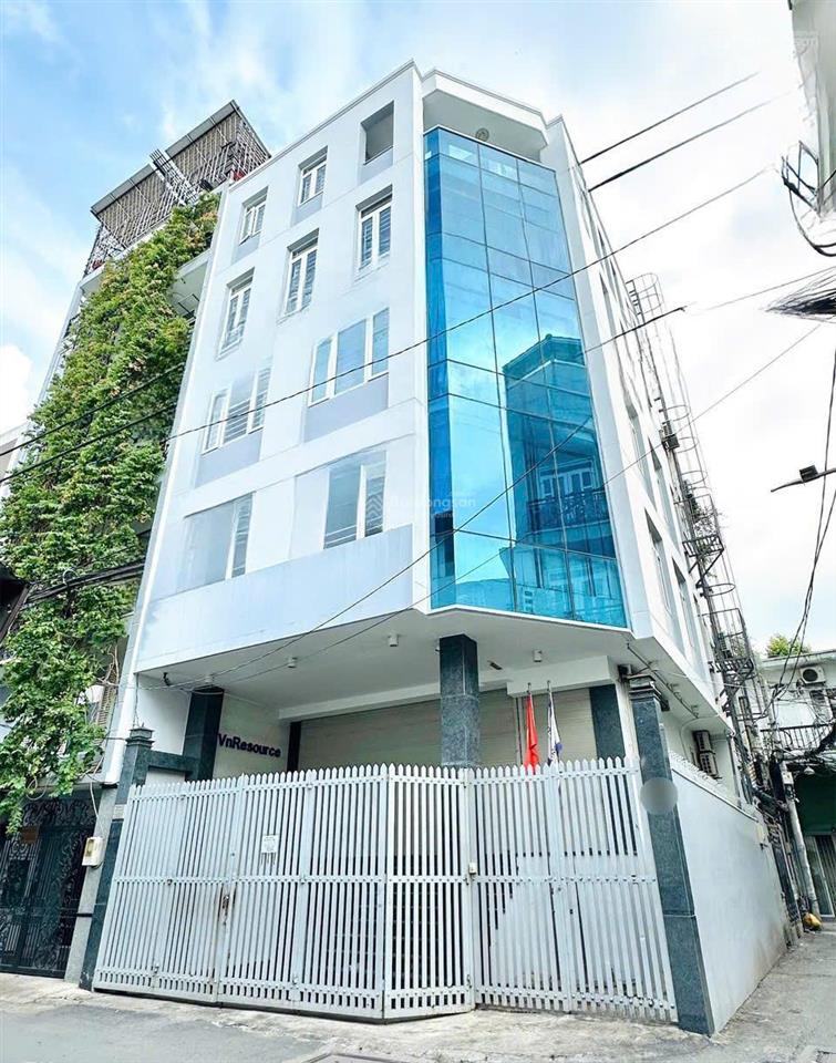 Cho thuê tòa nhà đường hoàng việt. dt 8x21m. hầm  trệt  4 lầu. trang bị sẵn hệ thống văn phòng