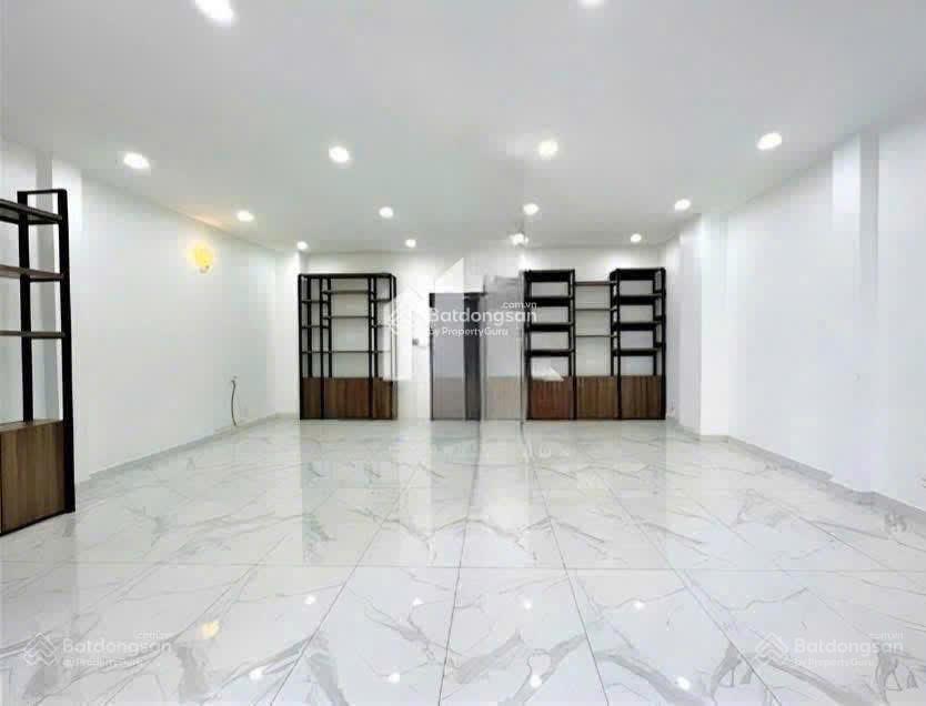 Cho thuê nhà mt khu vip k300. dt 8x20m trệt 3 lầu sân thượng. nhà rộng rãi sẵn máy lạnh