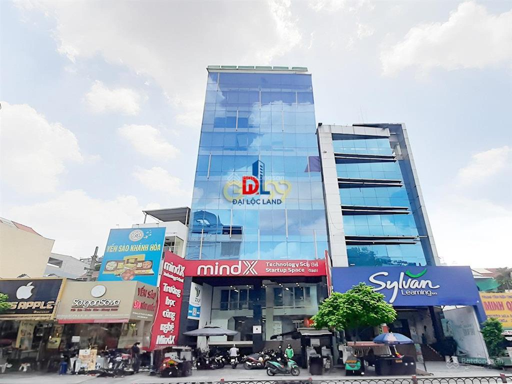 Cho thuê tòa nhà mt phan đình phùng đoạn đẹp. dt 10x22m. 2 hầm 8 tầng nổi. 2 thang máy