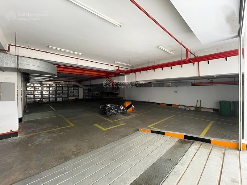 Tòa nhà cho thuê mt phổ quang ngay sân bay. dt 10x20m. hầm 7 tầng. pccc, sàn suốt rộng
