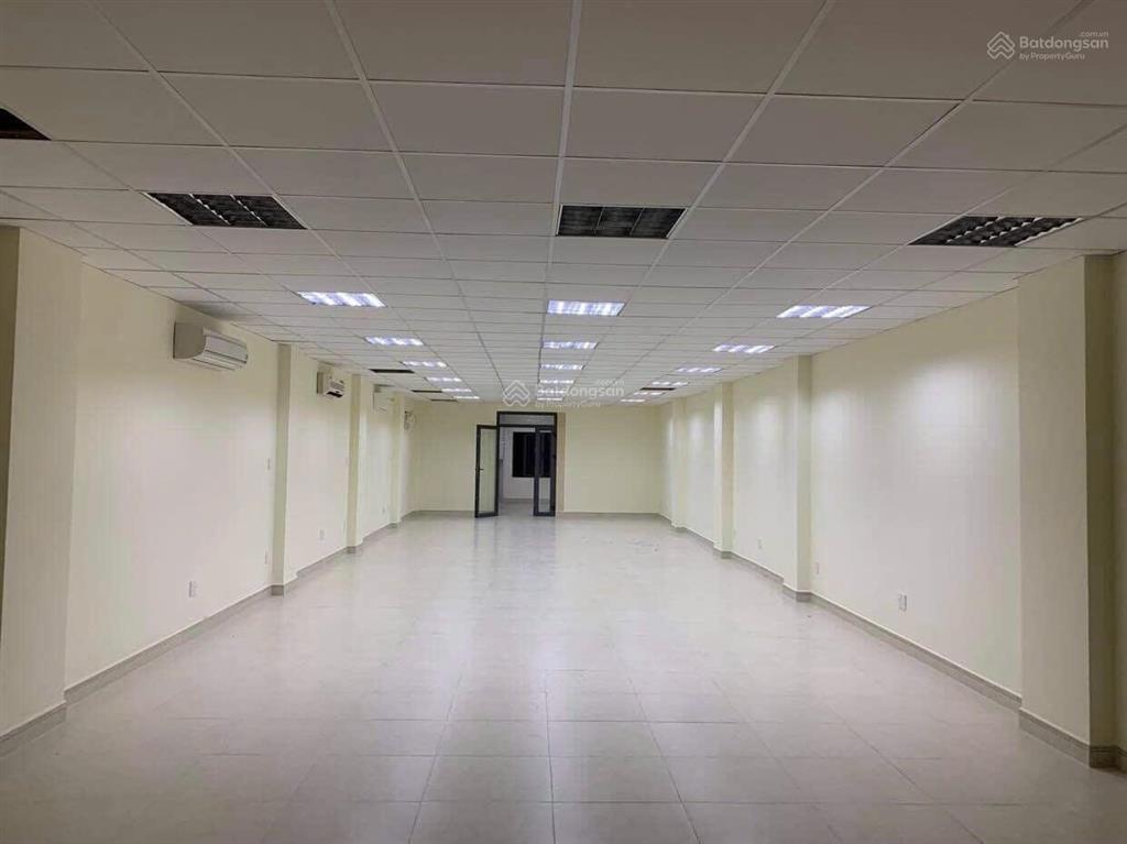 Nhà cho thuê mt thăng long, p. 4. dt 7x20m. hầm trệt 4 lầu. sàn suốt. thang máy đầy đủ. giá 80tr