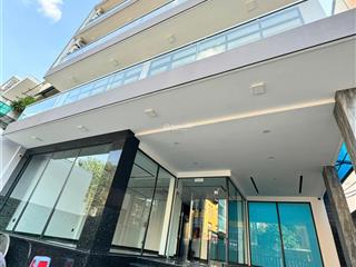 Cho thuê tòa nhà đường hoàng việt, p4. dt 12x20m. hầm trệt 5 lầu, sàn suốt, pccc. giá 150tr/tháng