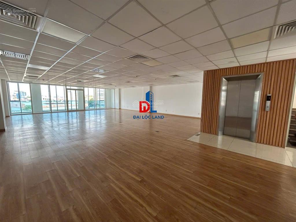 Cho thuê tòa nhà văn phòng mt phan xích long. vị trí thương hiệu. hầm, trệt 5 lầu