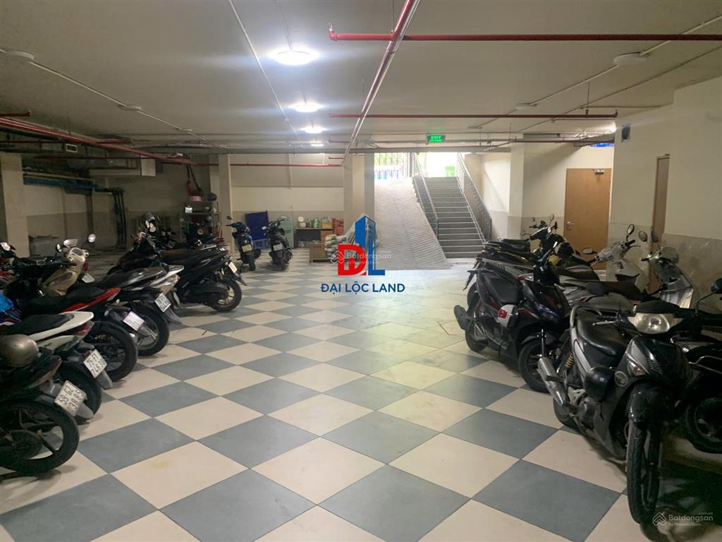 Cho thuê tòa nhà văn phòng mt phan xích long. vị trí thương hiệu. hầm, trệt 5 lầu