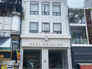 Tòa nhà cho thuê mt phan đình phùng, phường 1. dt 9x18m. nở hậu 11m. hầm 4 tầng. sàn suốt