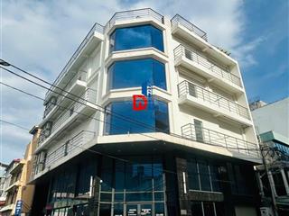 Cho thuê tòa nhà 2 mt đường hoàng việt, phường 4. dt 20x14m. hầm, trệt 5 lầu. pccc đầy đủ