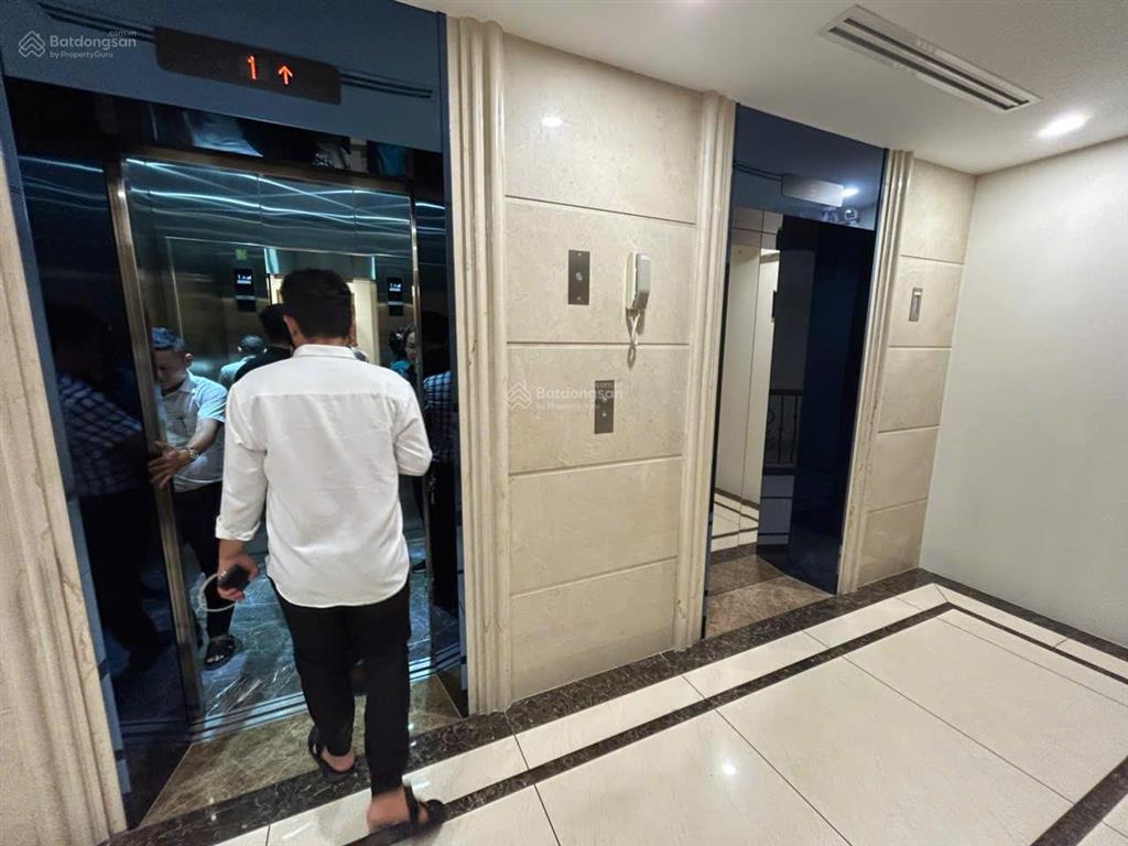 Cho thuê nguyên tòa đường nguyễn đình chính, phường 15. dt 13,5x25m. hầm  8 tầng. full hệ thống