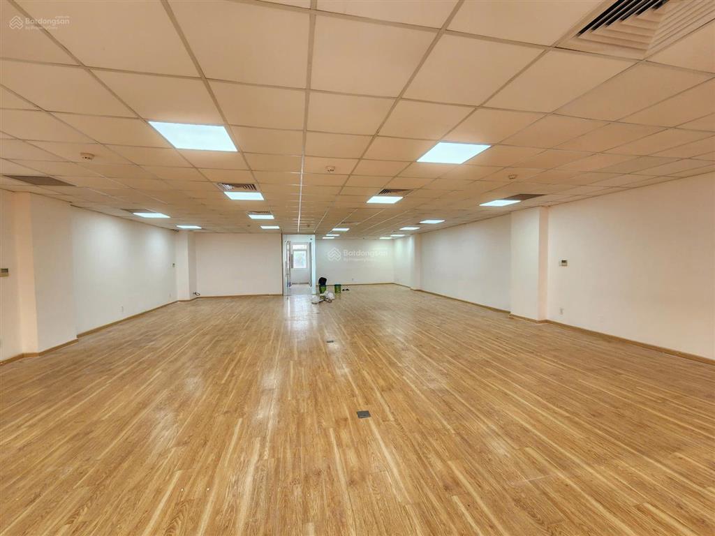 Tòa nhà cho thuê mt đường phan đăng lưu, phường 3. dt 8,5x20m. hầm  9 tầng. đầy đủ hệ thống vp