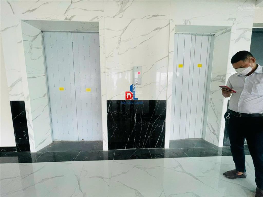 Building cho thuê đường hoàng việt, phường 4, dt 12x20m, 2 hầm  9 tầng, dtsd 1750m2, pccc đầy đủ