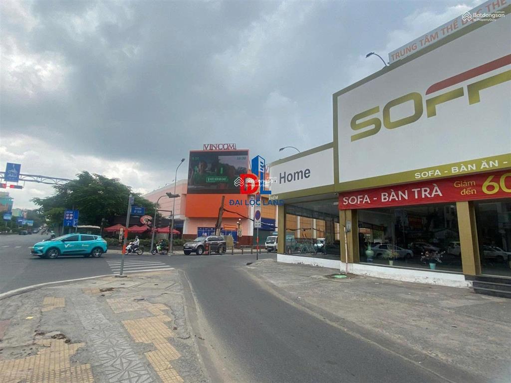 Siểu phẩm vị trí căn góc 2 mt cộng hòa, phường 4. dt 15x30m. 1 trệt  1 lầu. dtsd 1000m2