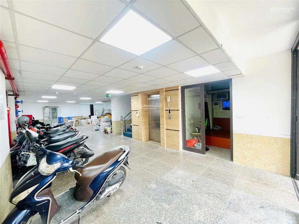 Cho thuê nguyên tòa mt nguyễn cửu vân, phường 17, dt 8x25m. hầm  trệt  lửng  4 lầu. pccc đầy đủ