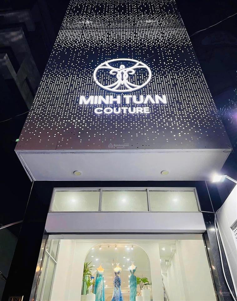 Tòa nhà cho thuê mt đường lê quang định, phường 5. dt 7x40m. hầm, trệt, 4 lầu. sàn trống suốt.