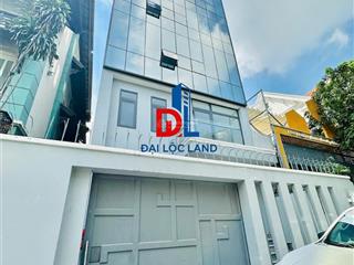 Cho thuê nguyên tòa mt khu đường hoa, phường 2. dt 8x18m. hầm, trệt, 4 lầu sân thượng. ốp kính đẹp