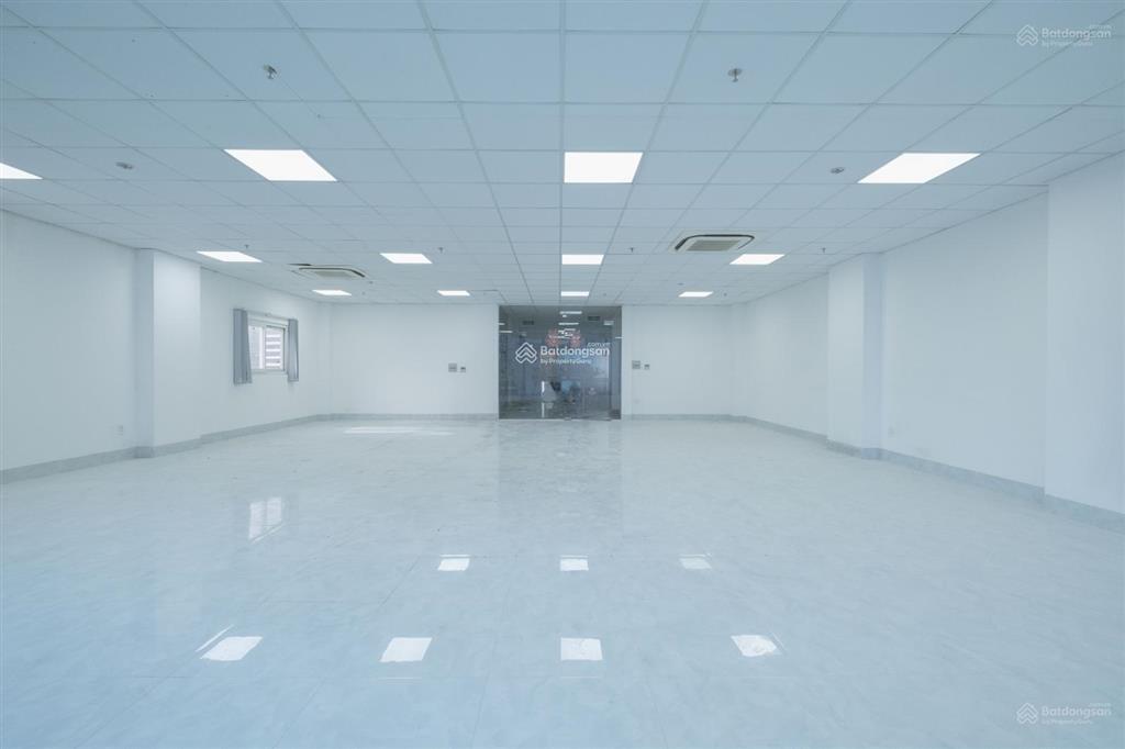 Cho thuê tòa nhà mt đường hoàng minh giám, phường 9. dt 12x20m. hầm  7 tầng. pccc đầy đủ