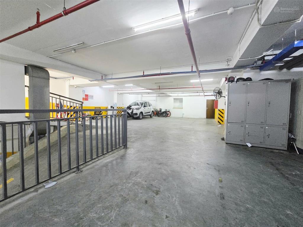 Cho thuê tòa nhà đường hồ biểu chánh, phường 11. dt 12x35m. 2 hầm, trệt, 8 lầu. 2 thang máy