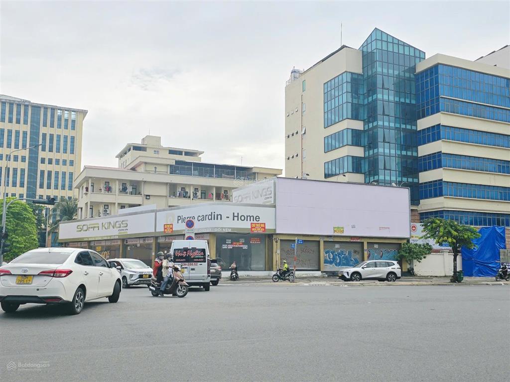 Cho thuê căn góc 2 mt cộng hòa, phường 4. dt 20x45m. 1 trệt  1 lầu trống suốt. vị trí thương hiệu