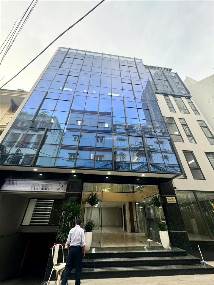 Cho thuê nguyên tòa mt đường lê quang định, phường 7. dt 9,5x20m. hầm 8 tầng. sàn trống suốt. pccc