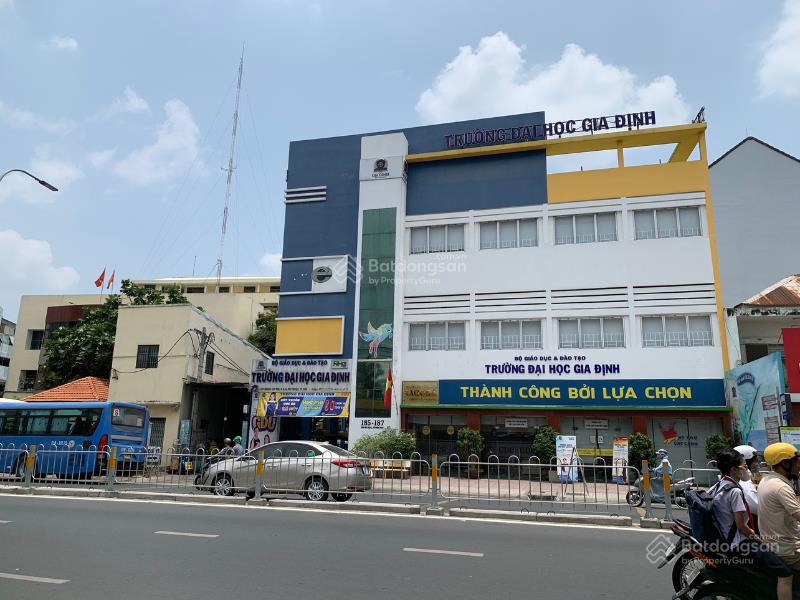 Cho thuê nguyên căn mt hoàng văn thụ, phường 8. dt 21x40m. trệt  lửng  2 lầu. dtsd 1.600m2