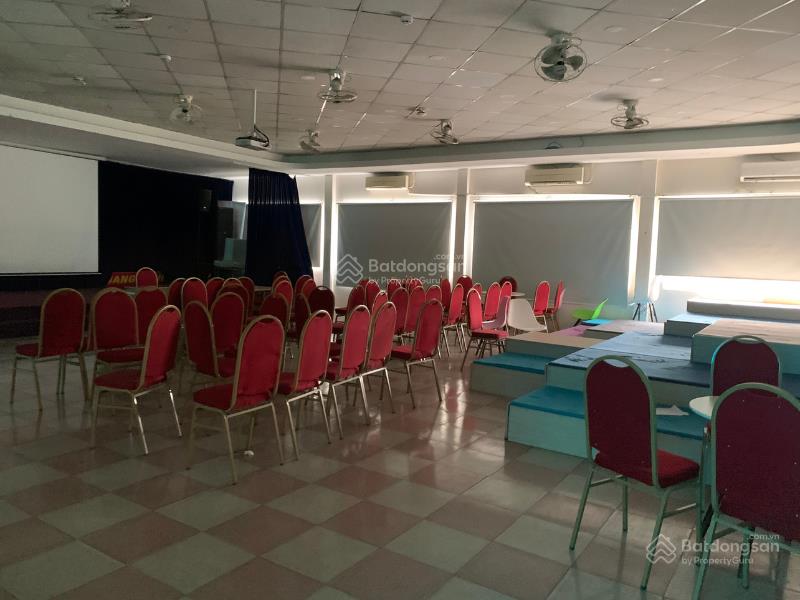 Cho thuê nguyên căn mt hoàng văn thụ, phường 8. dt 21x40m. trệt  lửng  2 lầu. dtsd 1.600m2