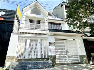 Nhà gần cầu sài gòn ngang 8m mới sửa chữa, trệt 1 lầu 4 phòng giá thuê 22 triệu