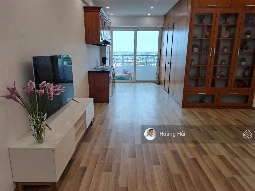 Bán cc siêu hot tại khu đô thị việt hưng 76m 3pn/2wc ban công đông nam thoáng mát giá 3,9 tỷ