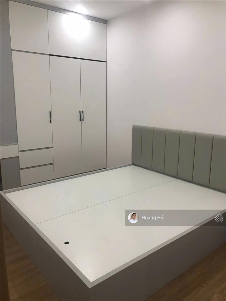 Bán ch valencia garden việt hưng 61m2 2 phòng ngủ ban công đông nam view vinhome cực đẹp