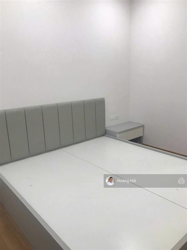 Bán ch valencia garden việt hưng 61m2 2 phòng ngủ ban công đông nam view vinhome cực đẹp