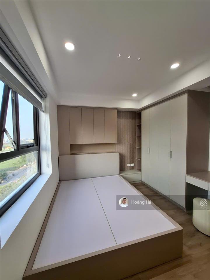 Siêu phẩm việt hưng thang máy căn góc 2 phòng ngủ full nội thất