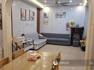 Bán chung cư kđt việt hưng 74m 2 ngủ, căn góc thang máy chỉ 4,39 tỷ