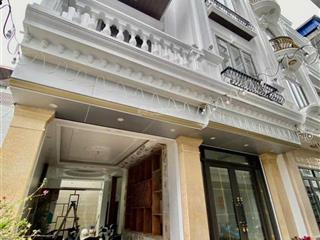 Nhà thiên lôi 87m2, 4 tầng, có gara ôtô, giá 6.9 tỷ gần ngã 4 phúc tăng