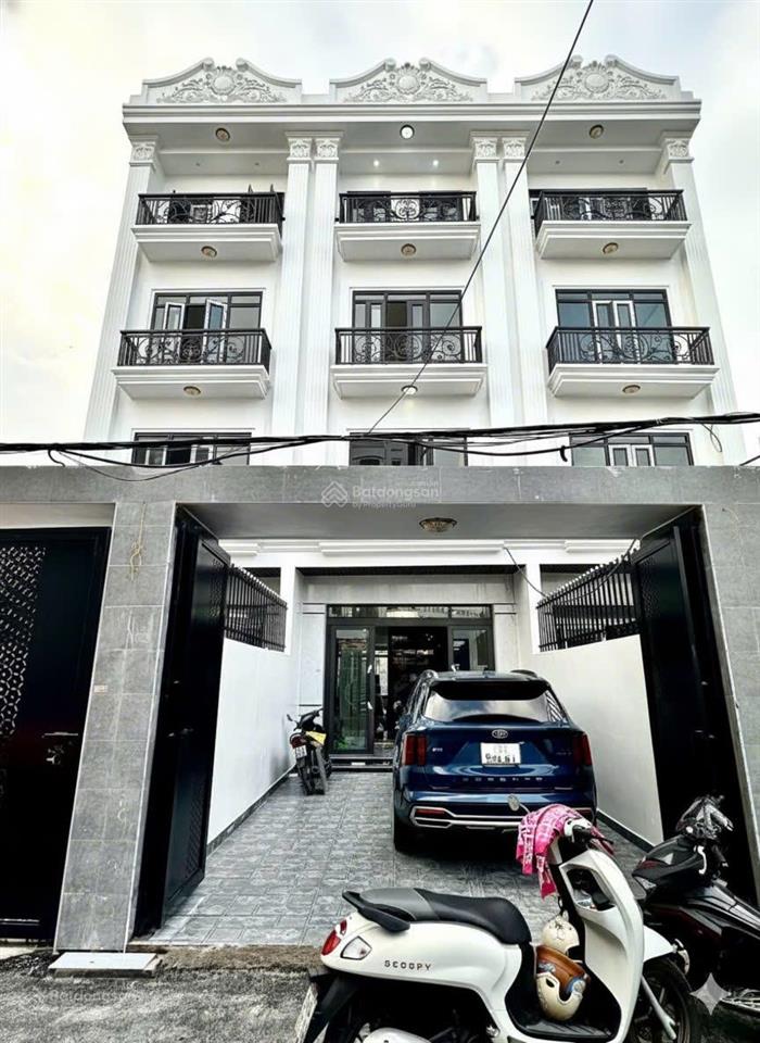 Nhà thiên lôi  vĩnh niệm, 141m 4 tầng, sân cổng, thang máy, giá 8.9 tỉ