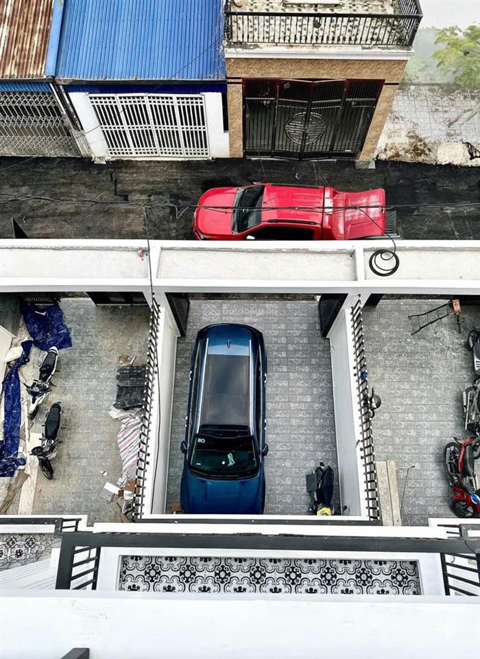 Nhà thiên lôi  vĩnh niệm, 141m 4 tầng, sân cổng, thang máy, giá 8.9 tỉ