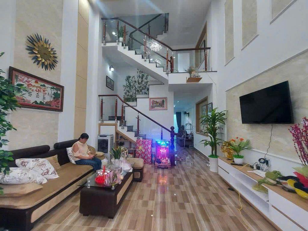 Bán nhà 1 trệt 1 lửng 1 lầu phường Phú Tân.Cách đại lộ đồng khởi 300m