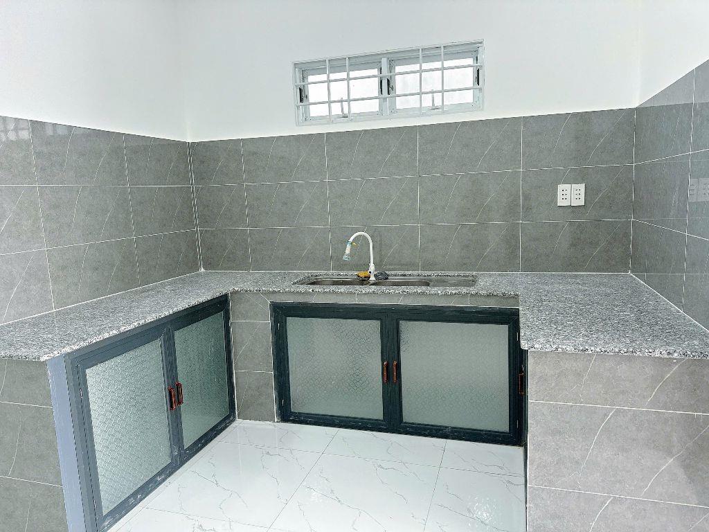 Bán nhà cấp 4 mới xây phường Phú Khương,cách Nguyễn Huệ 150m