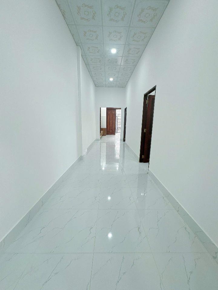 Bán nhà cấp 4 mới xây phường Phú Khương,cách Nguyễn Huệ 150m