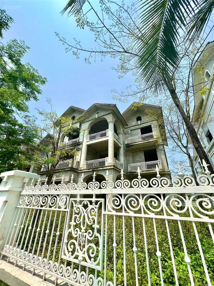 Cần tiền nên gia đình bán căn biệt thự paradise view biển giá ngộp bank 0989 487 ***