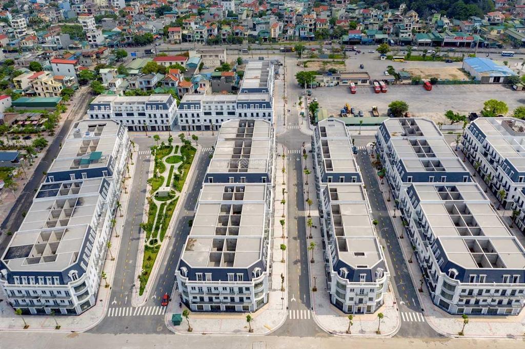 Các căn khác 123m2 bán hơn 6 tỷ tôi bán cắt lỗ chỉ hơn 4 tỷ mặt vườn hoa đẹp nhất dự án 0989 487 ***